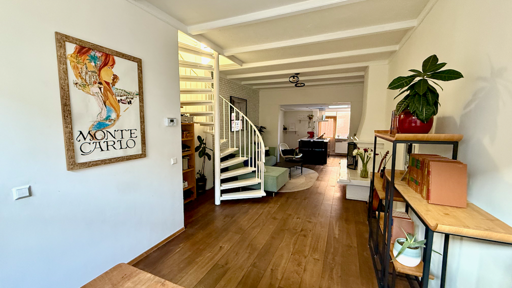 Woning aan de Kruidentuinen te Den Haag | 2495.00EUR PM