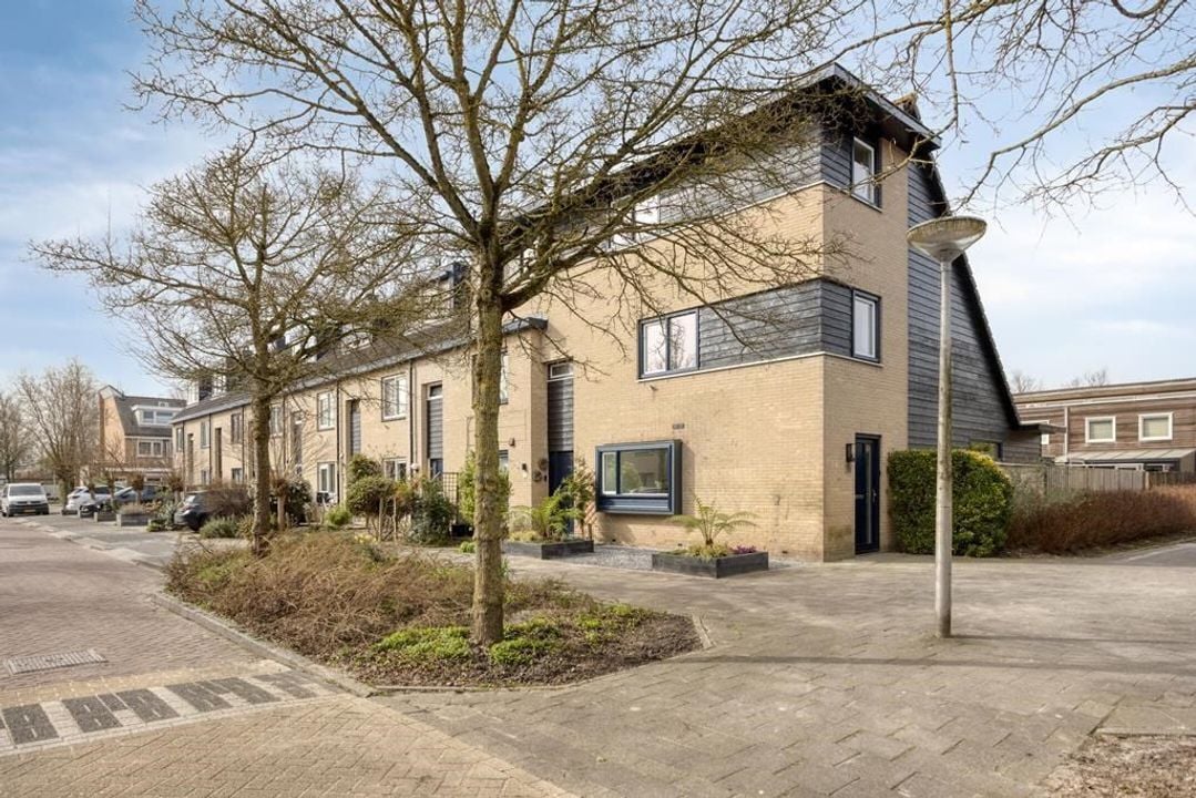 Woning aan de Marianne Philipslaan te Amstelveen | 3500.00EUR PM