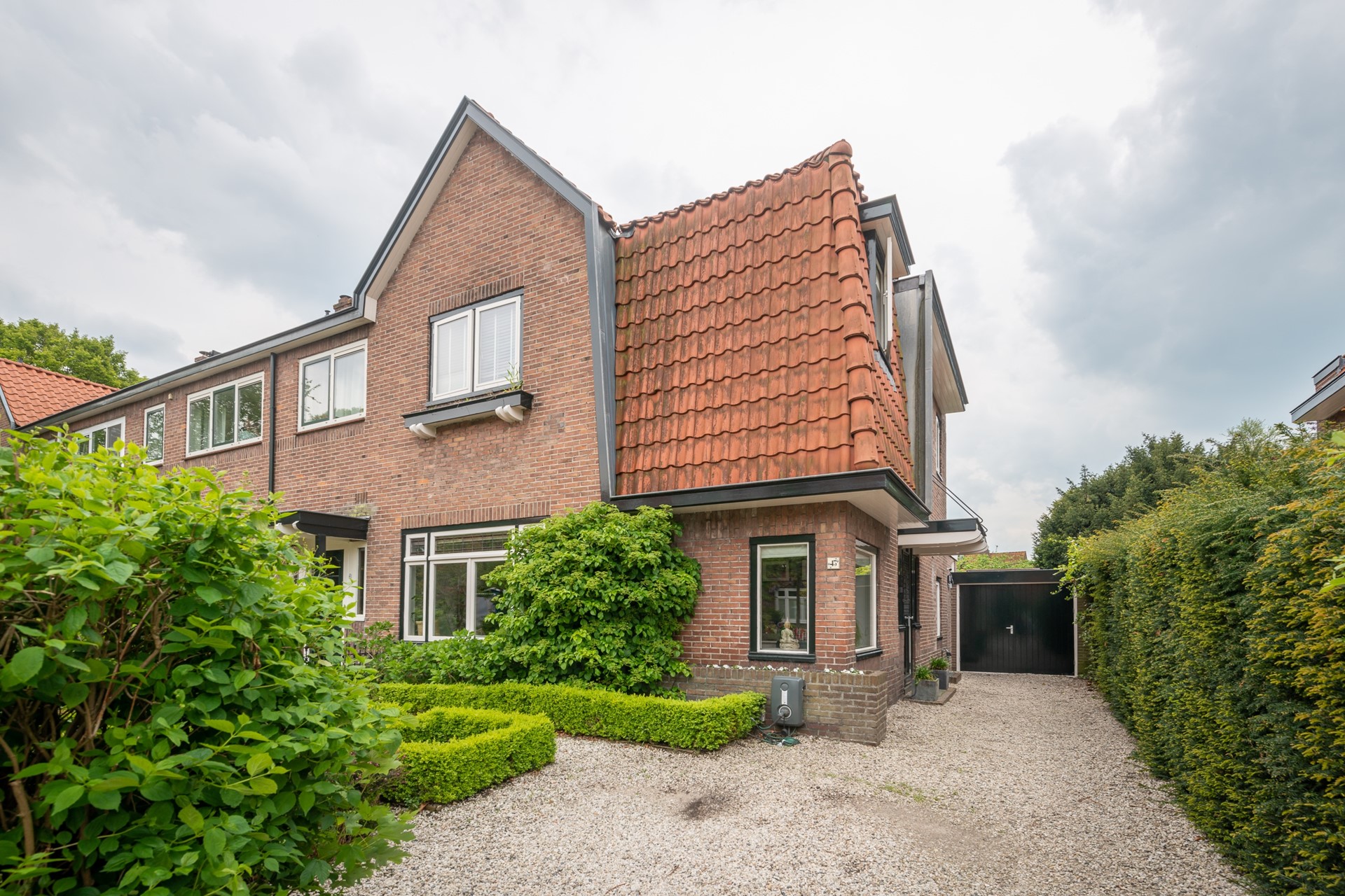 Woning aan de Multatulilaan te Hilversum | 3950.00EUR PM