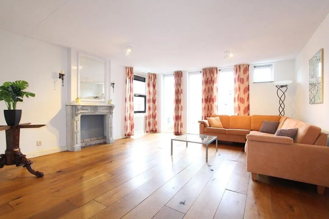 Woning aan de Dorpsstraat te Amstelveen | 2200.00EUR PM