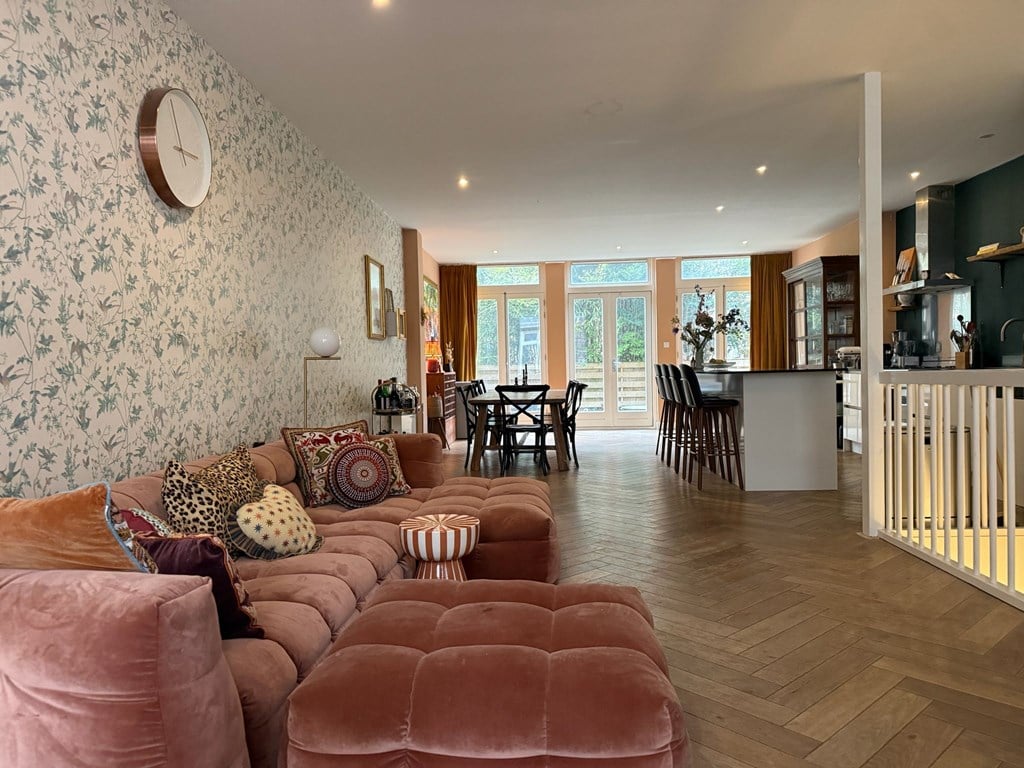 Woning aan de Eerste Helmersstraat te Amsterdam | 4000.00EUR PM