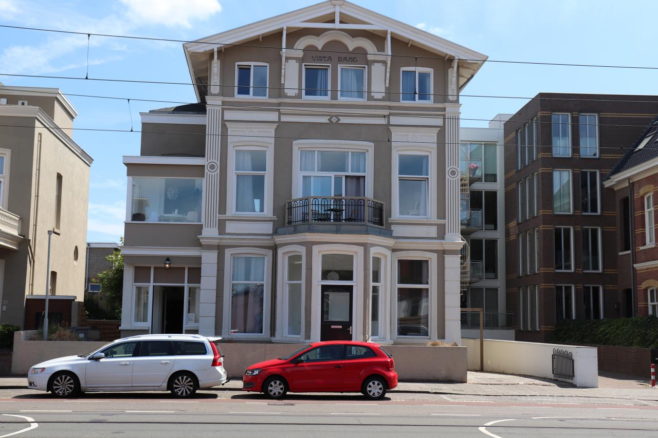 Woning aan de Gevers Deynootweg te Den Haag | 2000.00EUR PM