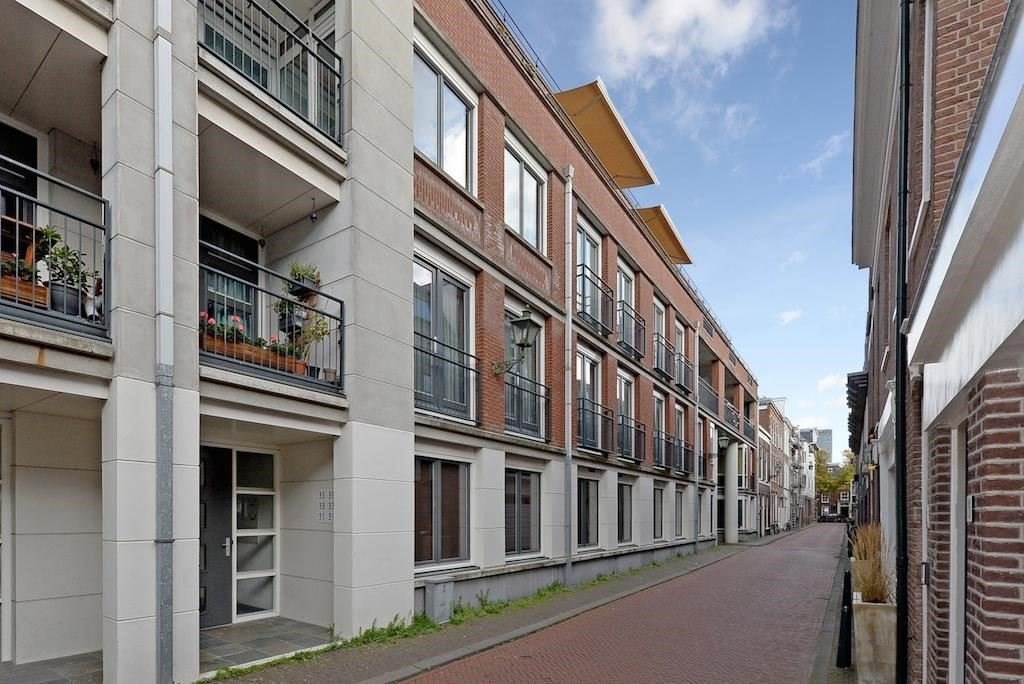 Woning aan de Laan van Roos en Doorn te Den Haag | 2295.00EUR PM