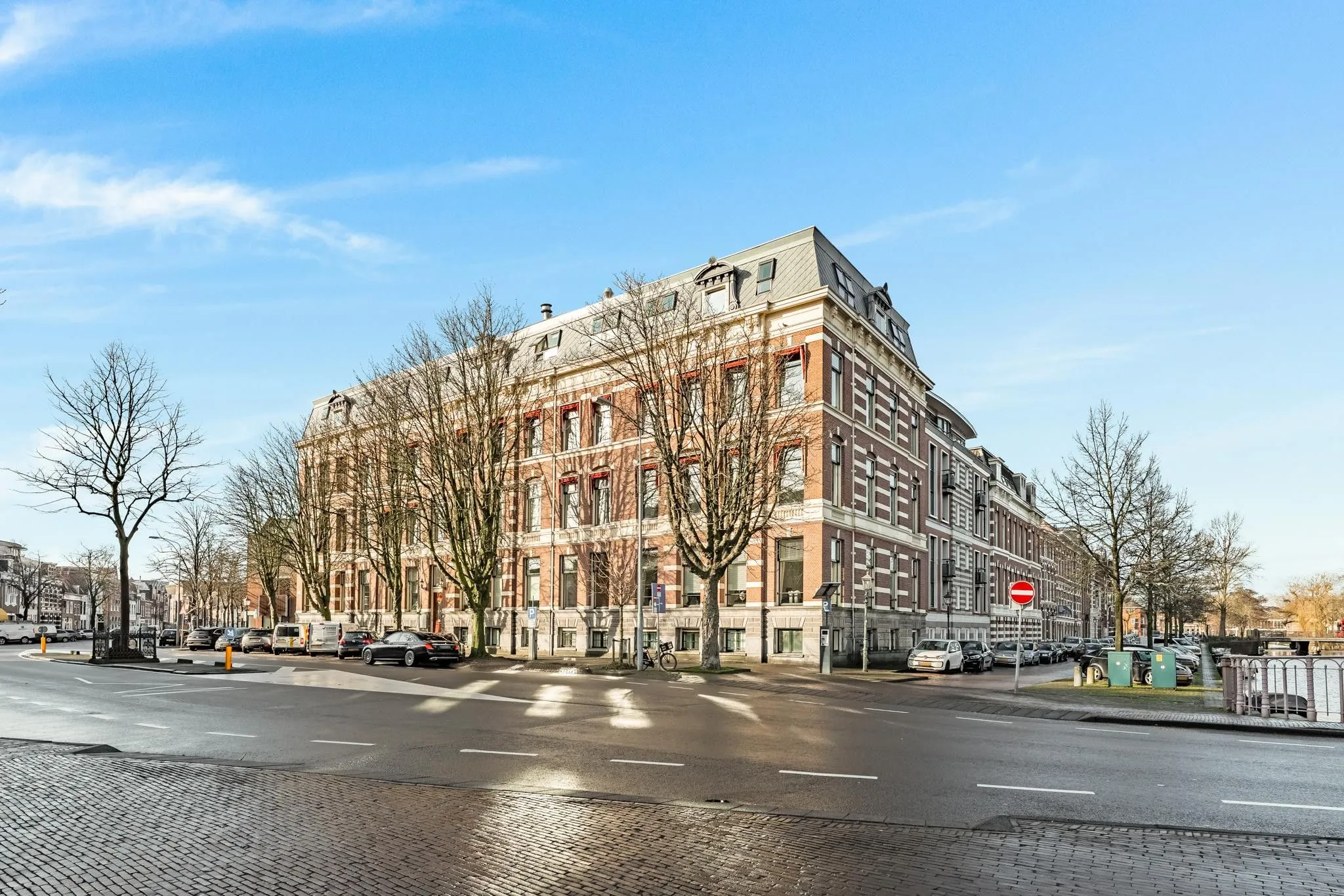 Woning aan de Nassauplein te Haarlem | 3250.00 EUR