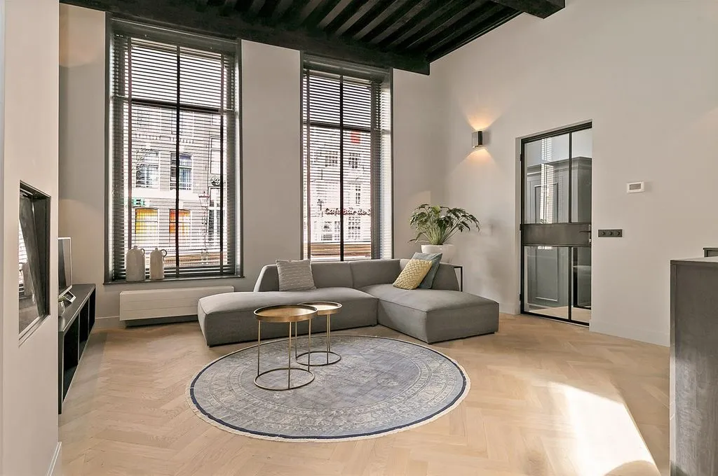 Woning aan de Oudezijds Achterburgwal te Amsterdam | 2500.00EUR PM