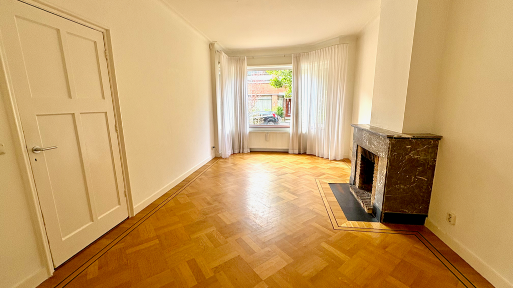 Woning aan de Van der Aastraat te Den Haag | 2695.00EUR PM