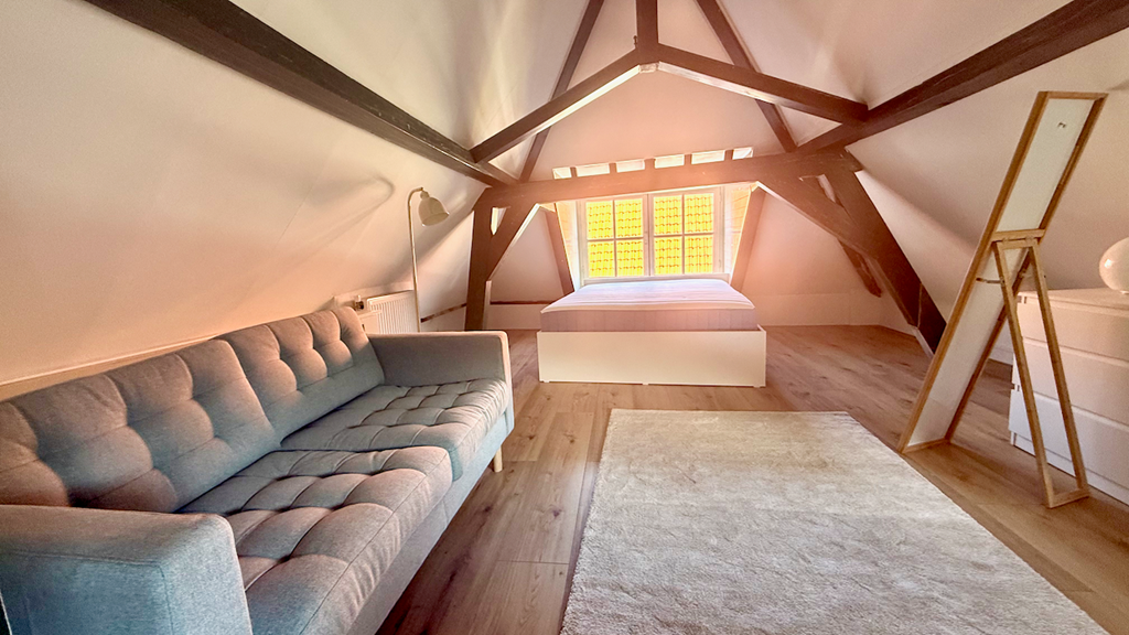 Woning aan de Westeinde te Den Haag | 1595.00EUR PM