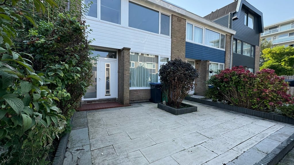 Woning aan de Maarten Lutherweg te Amstelveen | 3475.00EUR PM
