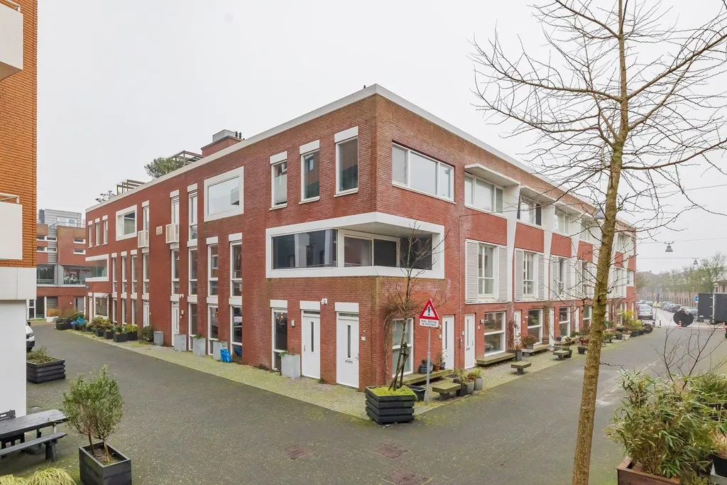 Woning aan de Fanny Blankers-Koenplein te Haarlem | 3500.00EUR PM