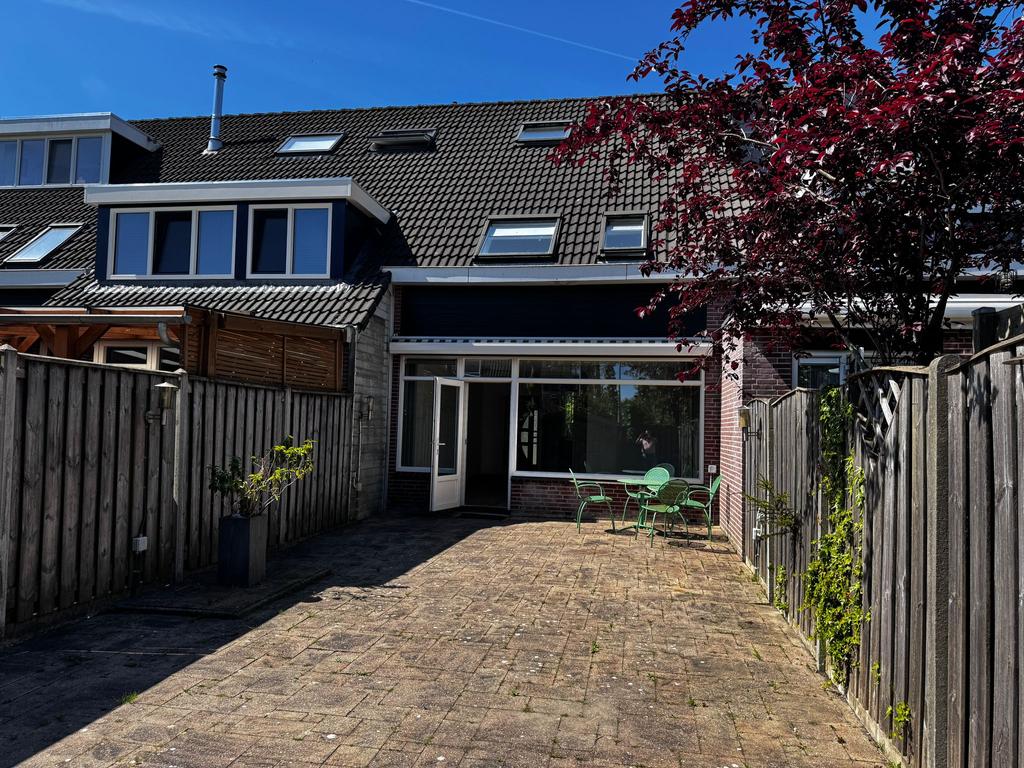 Hondsdraf – huis – Zwaag | 1800.00 EUR