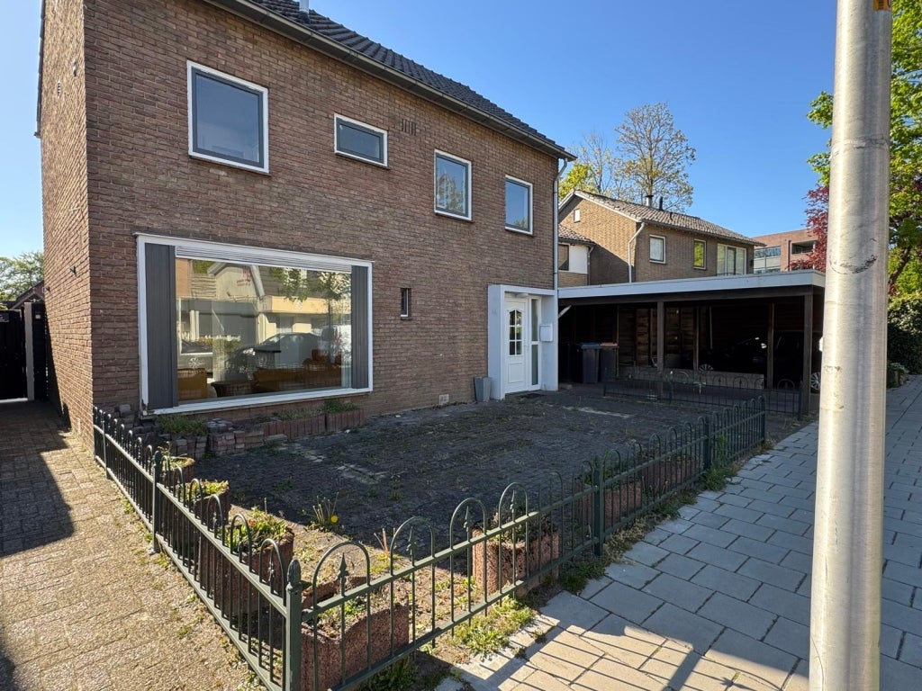 Kerkstraat – huis – Enschede | 1995.00 EUR