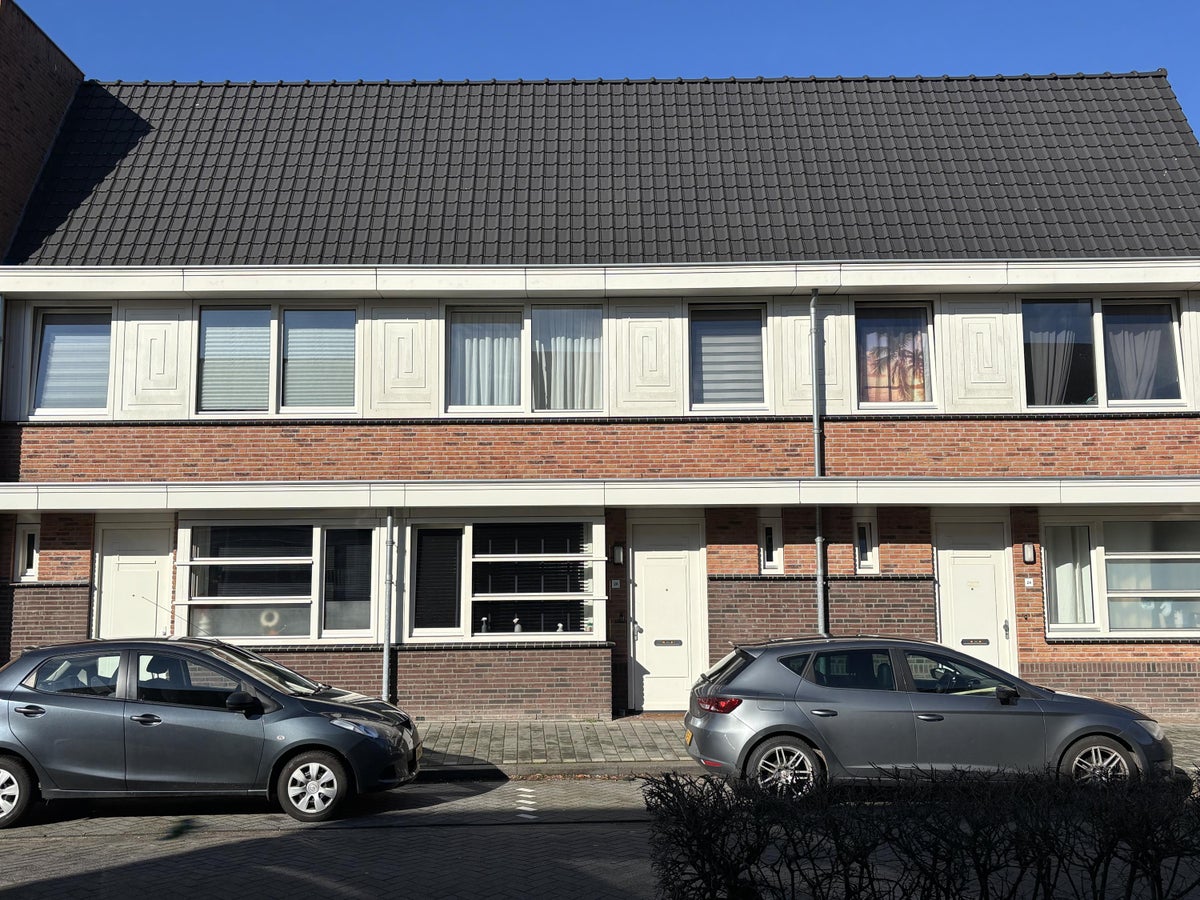 Pastoor van Leeuwenstraat – huis – Helmond | 1695.00 EUR