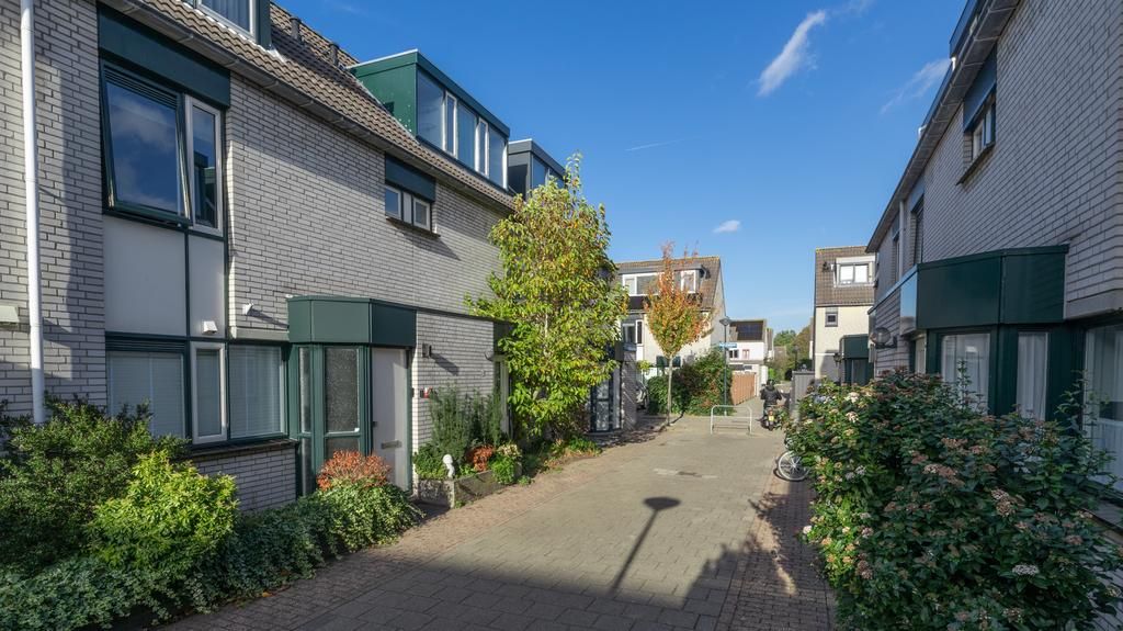 Reina Prinsen Geerligspad – huis – Leiden | 2750.00 EUR