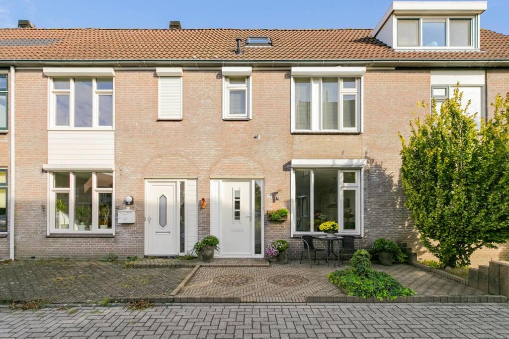 Rijsselbergen – huis – Bergen op Zoom | 1950.00 EUR