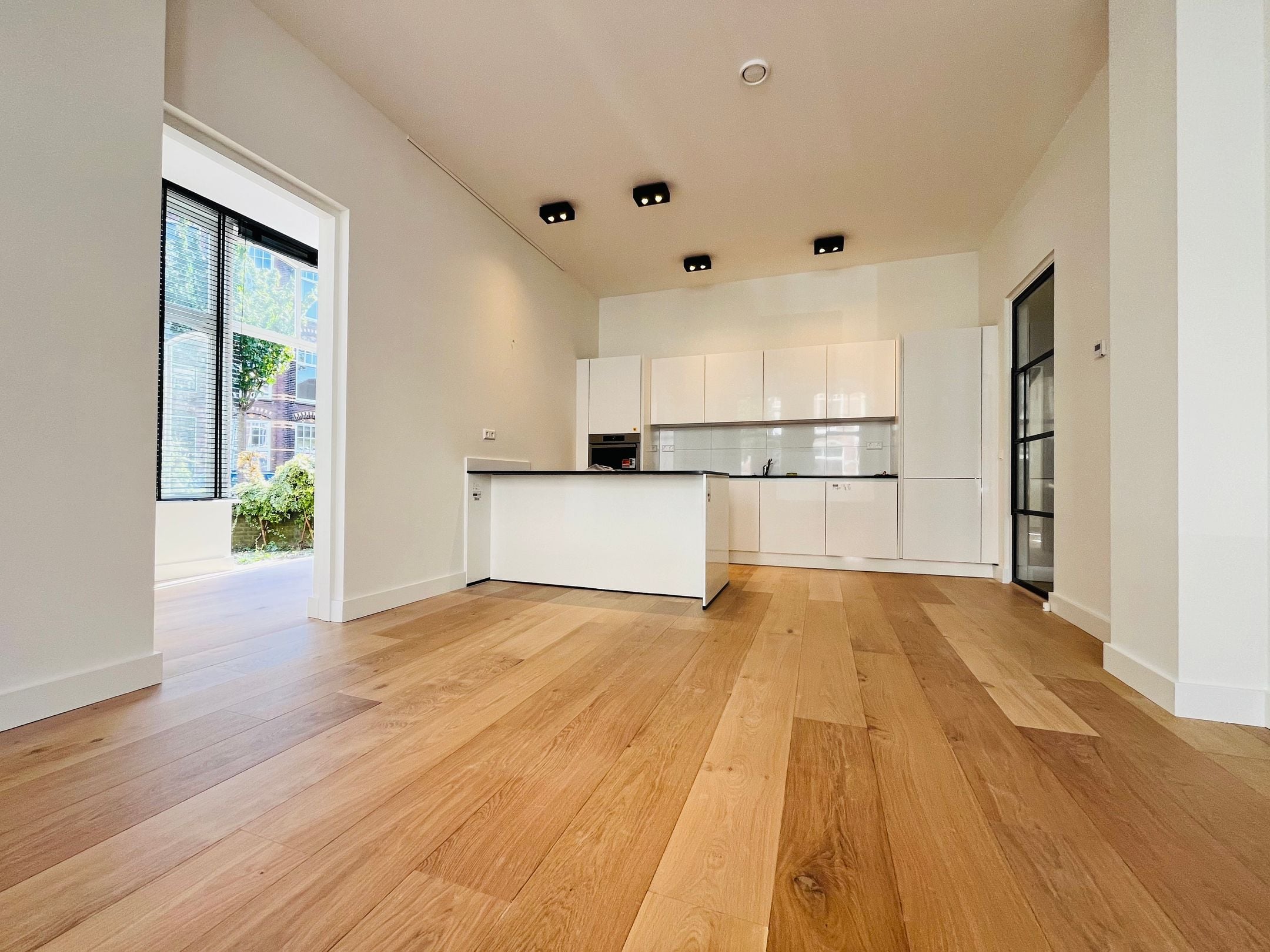 Woning aan de Archimedesstraat te Den Haag | 2385.00 EUR