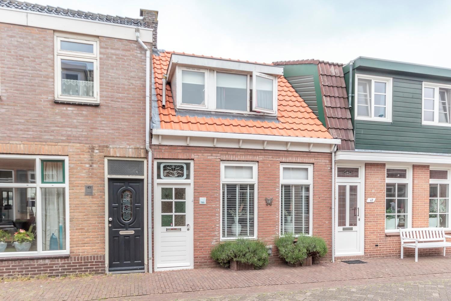 Woning aan de Breewaterstraat te Den Helder | 881.00 EUR