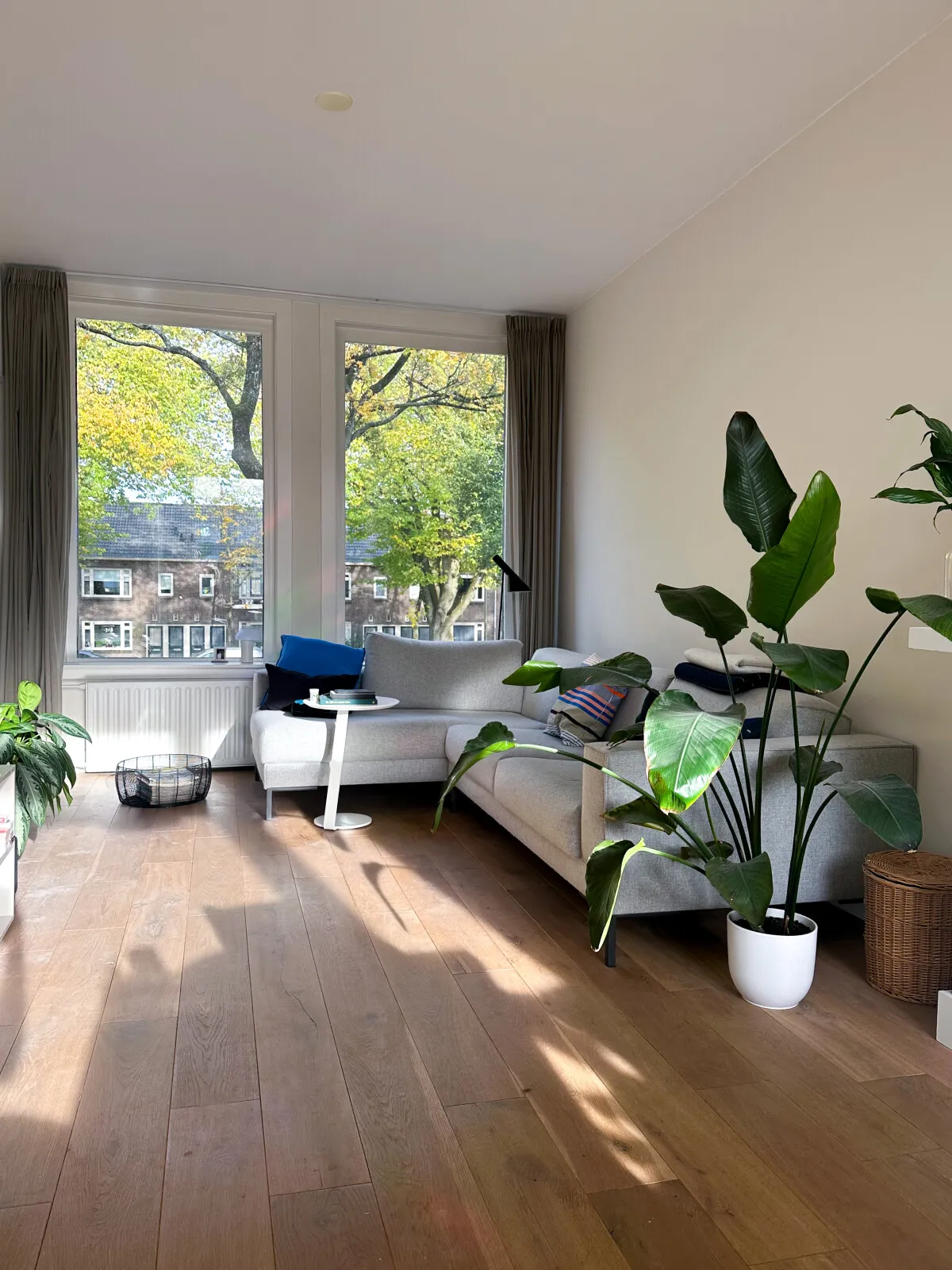 Woning aan de Burgemeester van Tuyllkade te Utrecht | 1800.00 EUR