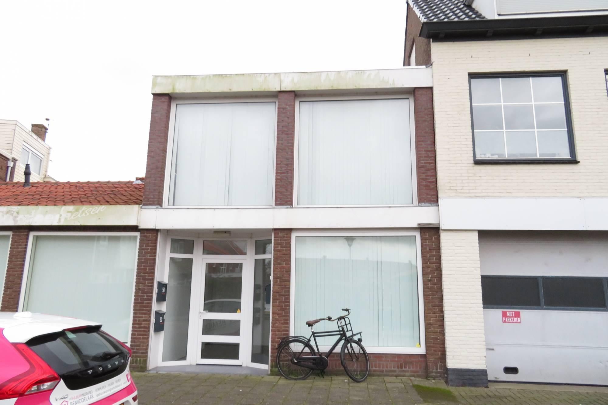 Woning aan de Cornelis de Houtmanstraat te Den Helder | 848.00 EUR