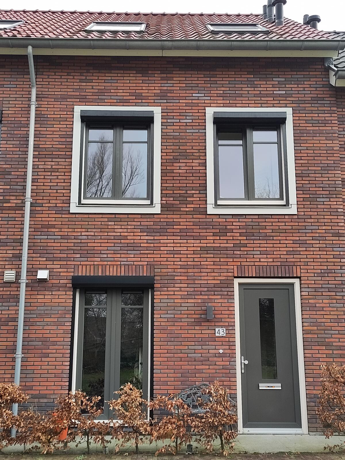 Woning aan de Koningin Maximalaan te Hoofddorp | 2490.00 EUR