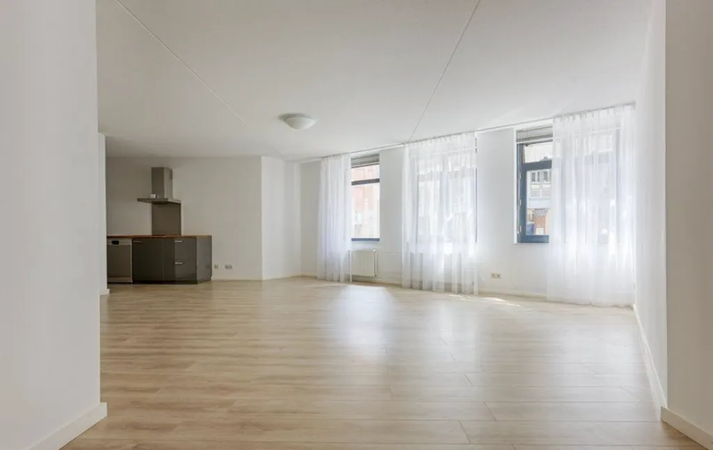 Woning aan de Muzenstraat te Den Haag | 2595.00 EUR