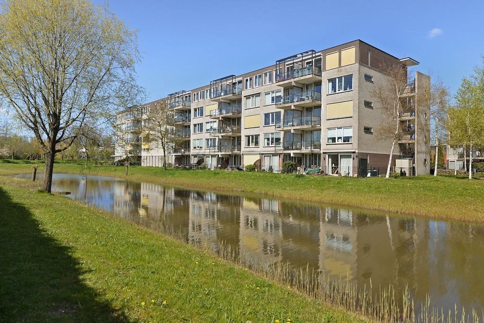 Woning aan de Padmoes te Delfgauw | 1900.00 EUR