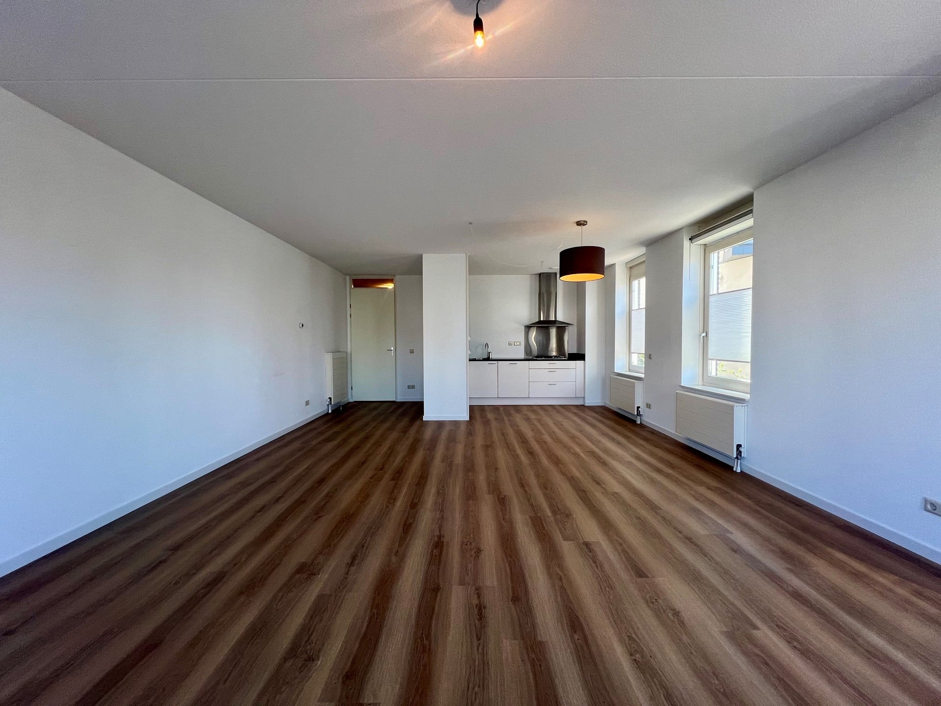 Woning aan de V.O.C.-plein te Rotterdam | 1895.00 EUR