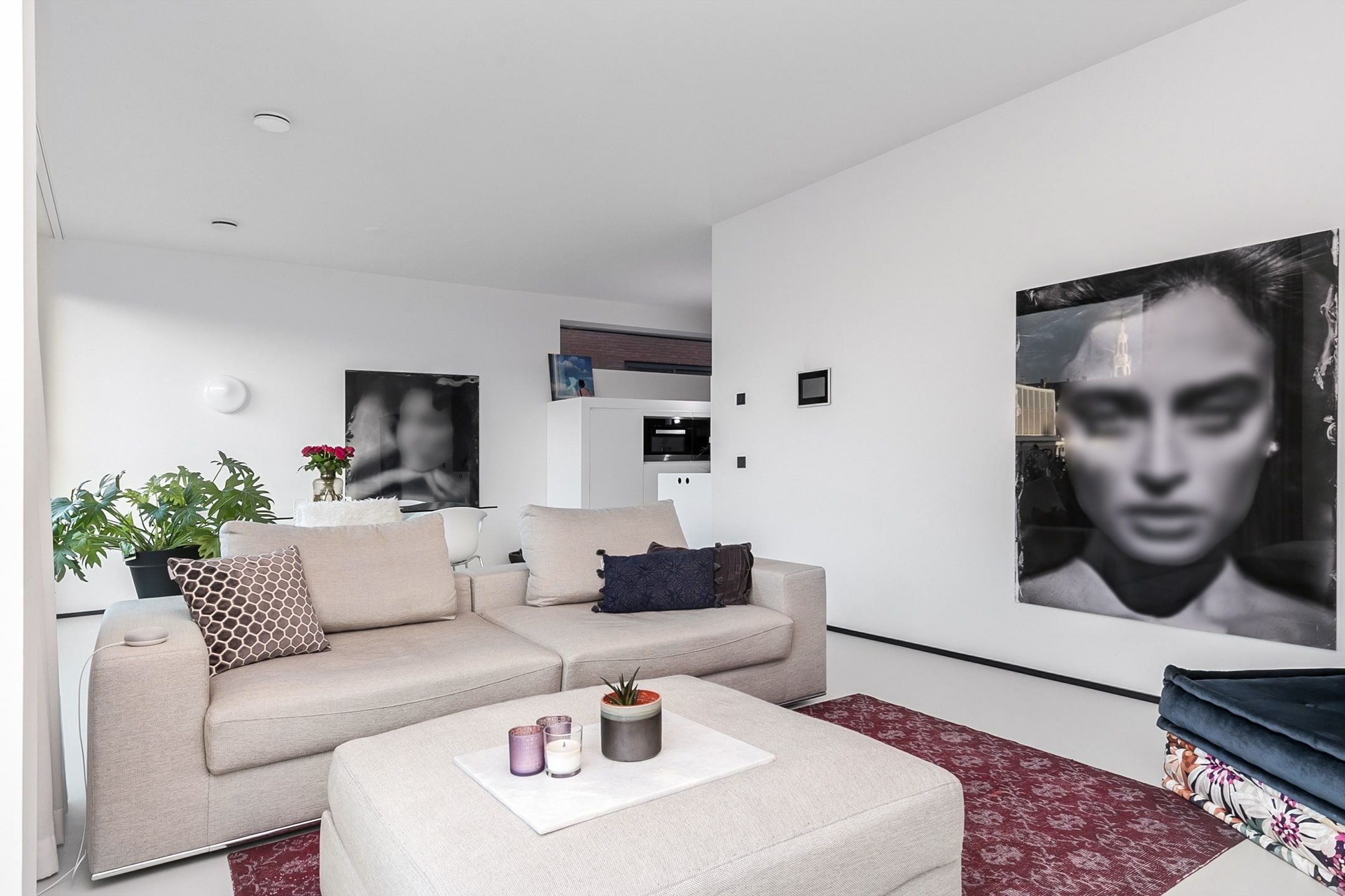 Woning aan de Valkenburgerstraat te Amsterdam | 3250.00 EUR