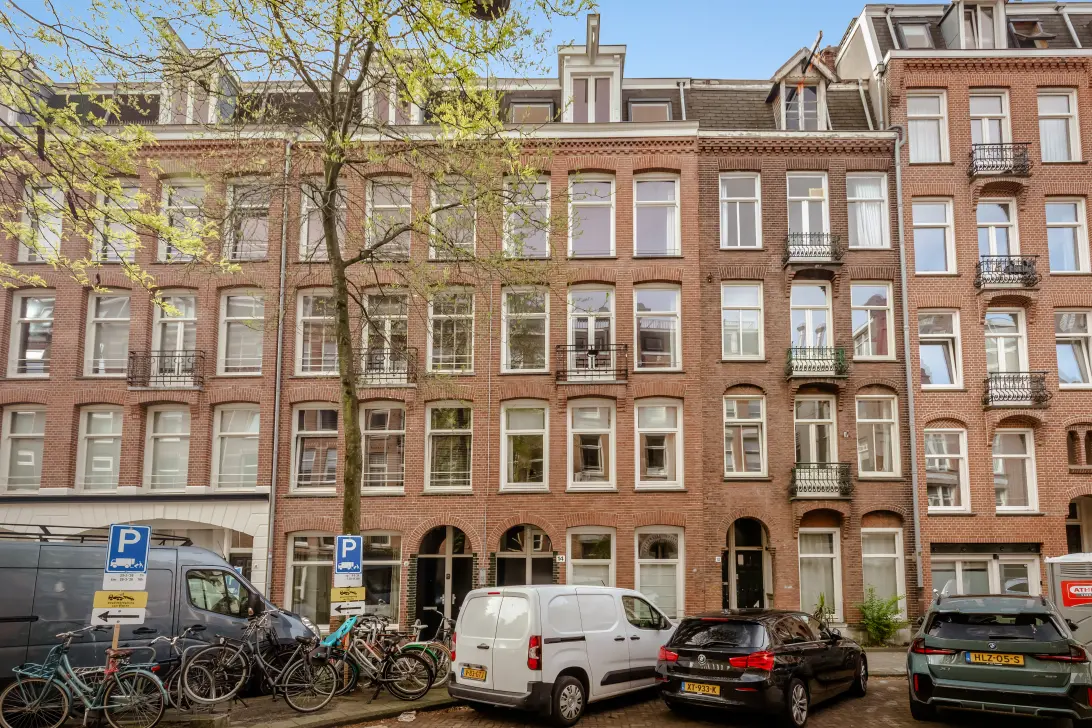 Woning aan de Van Ostadestraat te Amsterdam | 3100.00 EUR