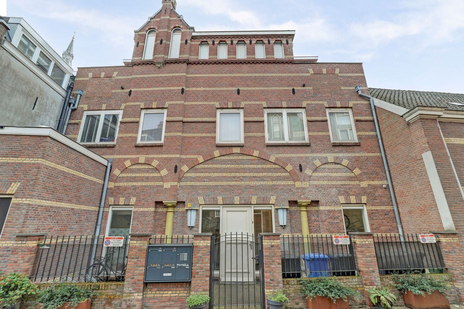 Woning aan de De Vlouw te Delft | 2250.00 EUR