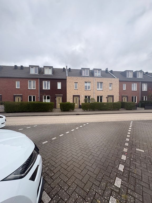 Woning aan de Irislaan te Badhoevedorp | 3200.00 EUR