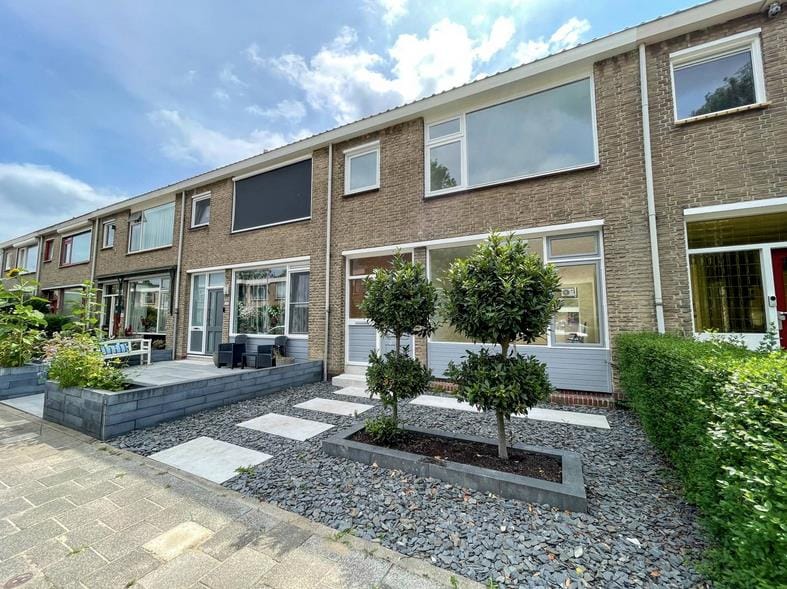 Woning aan de Mr. van Houtenstraat te Ridderkerk | 3500.00 EUR
