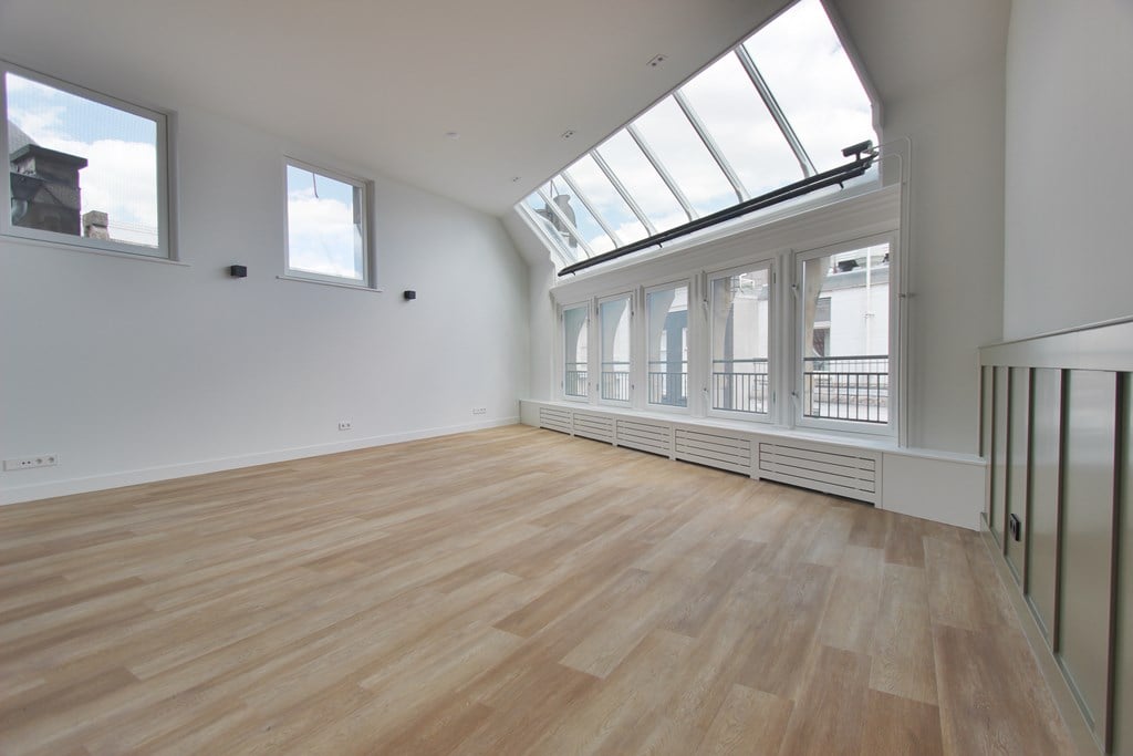 Woning aan de Nieuwezijds Voorburgwal te Amsterdam | 3500.00 EUR