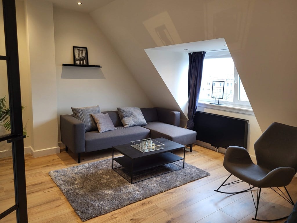 Woning aan de Soestdijksekade te Den Haag | 2200.00 EUR