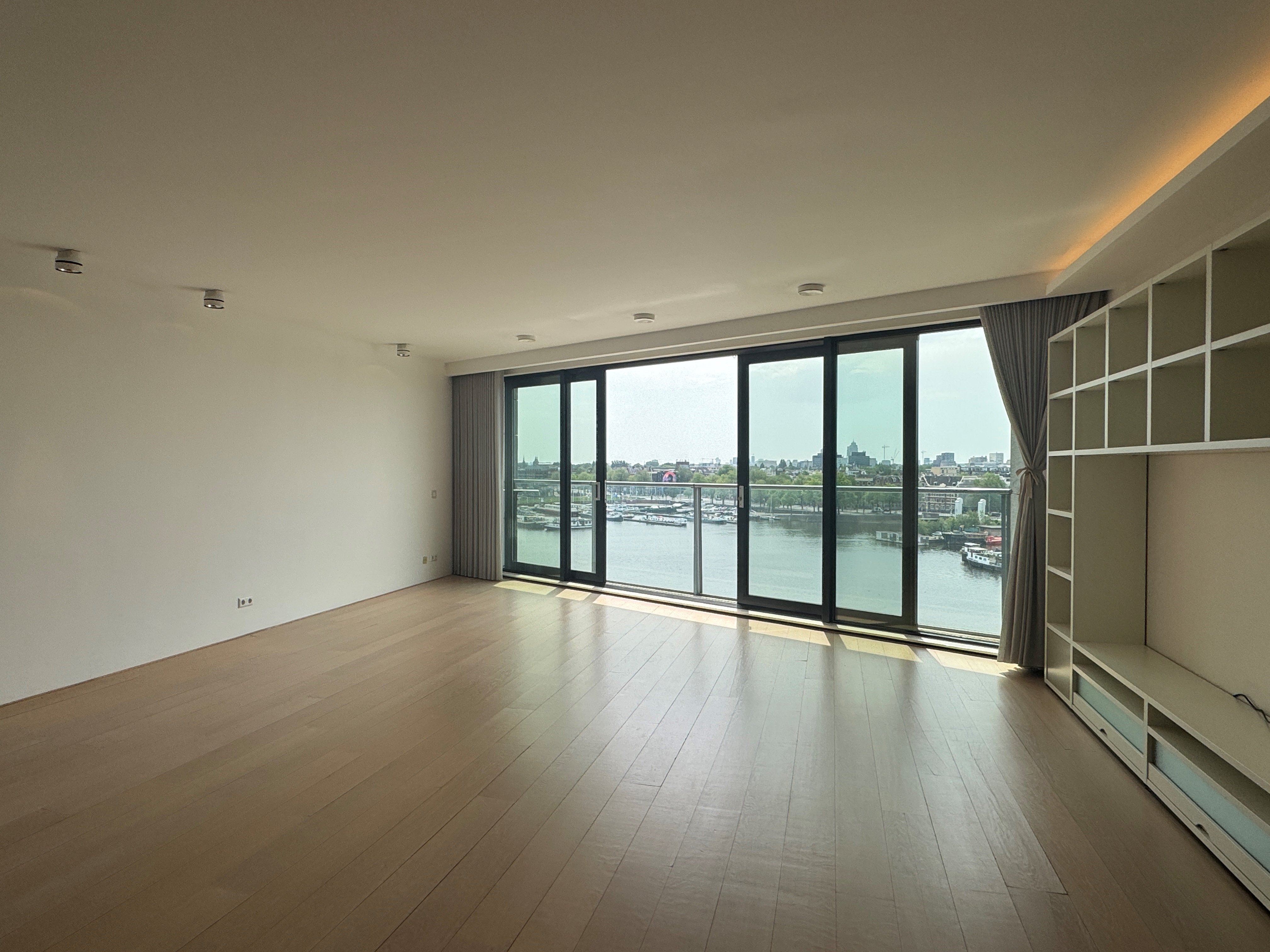 Woning aan de Willem Frederik Hermansstraat te Amsterdam | 3700.00 EUR