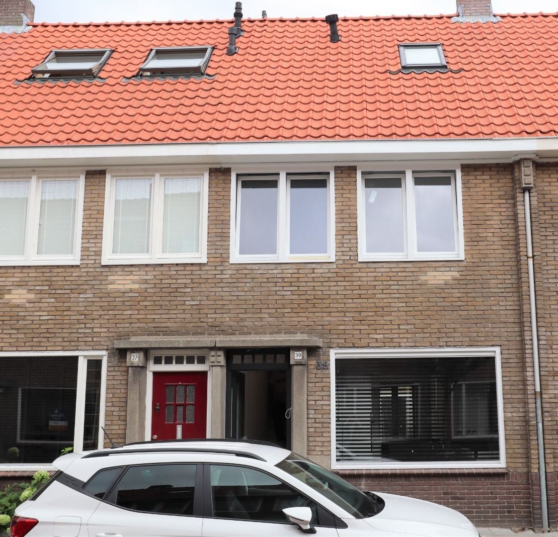 Madeliefstraat – huis – Eindhoven | 2210.00 EUR