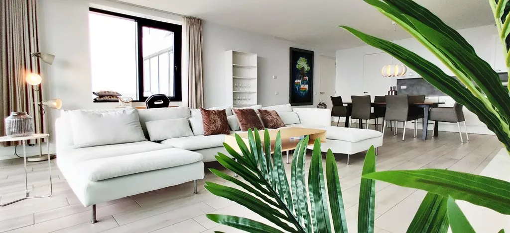 Woning aan de Anna van Buerenplein te Den Haag | 3795.00 EUR