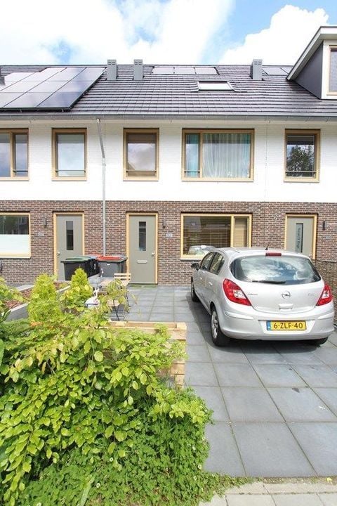 Woning aan de Clara Egginklaan te Uithoorn | 2750.00 EUR