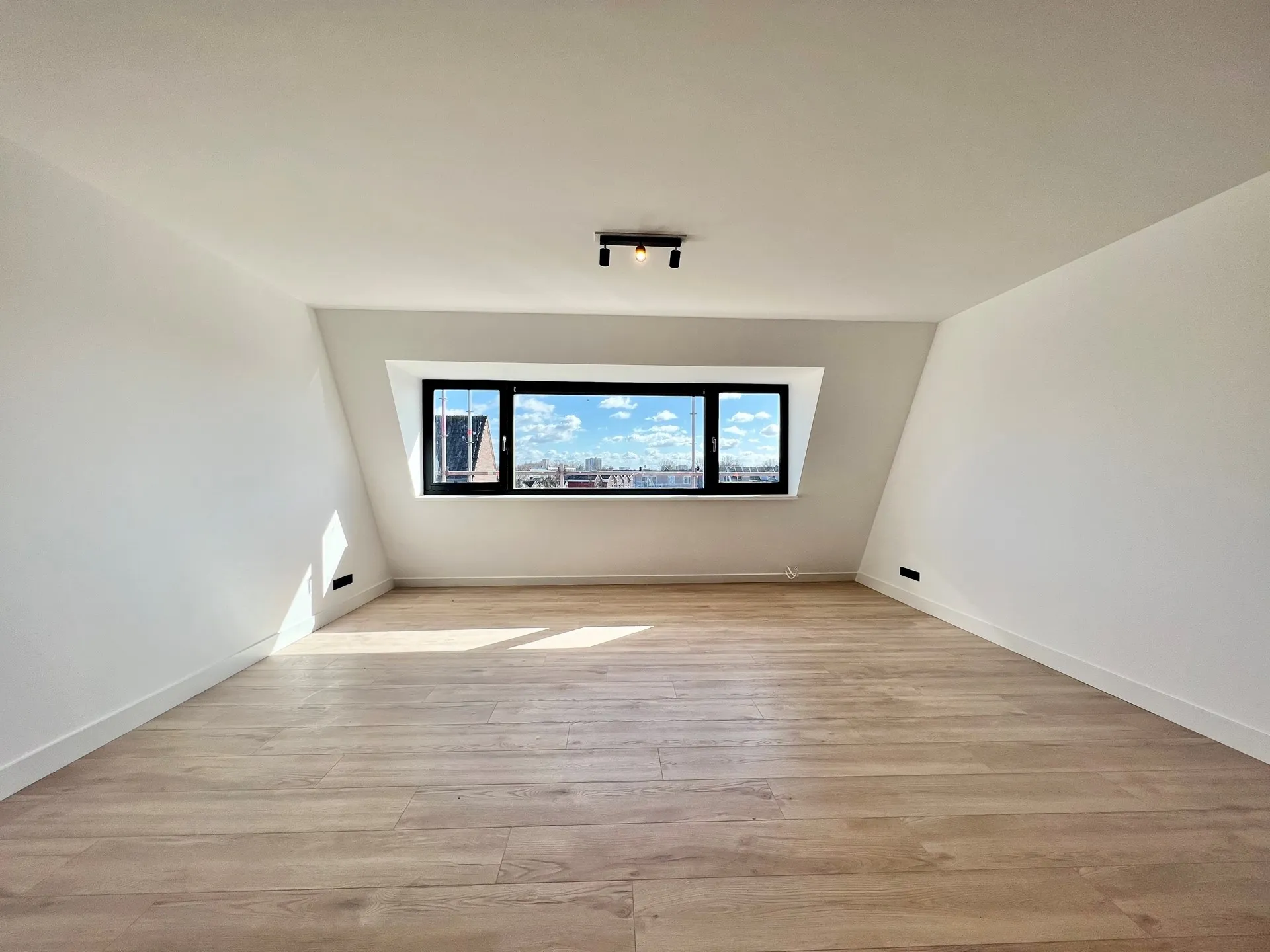 Woning aan de Grondherendijk te Rotterdam | 1390.00 EUR