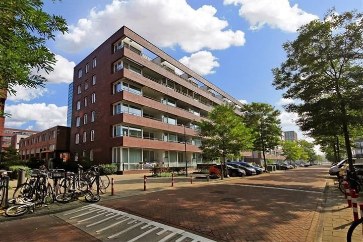 Woning aan de Johan Hofmanstraat te Amsterdam | 3000.00 EUR