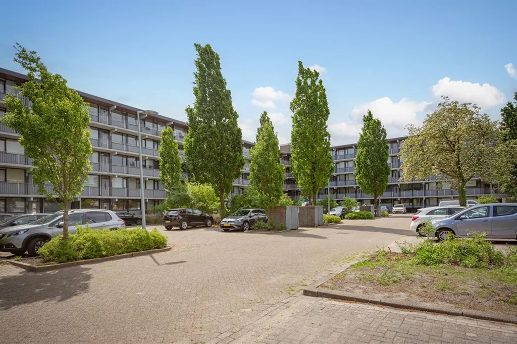 Woning aan de Meidoornweg te Badhoevedorp | 2700.00 EUR