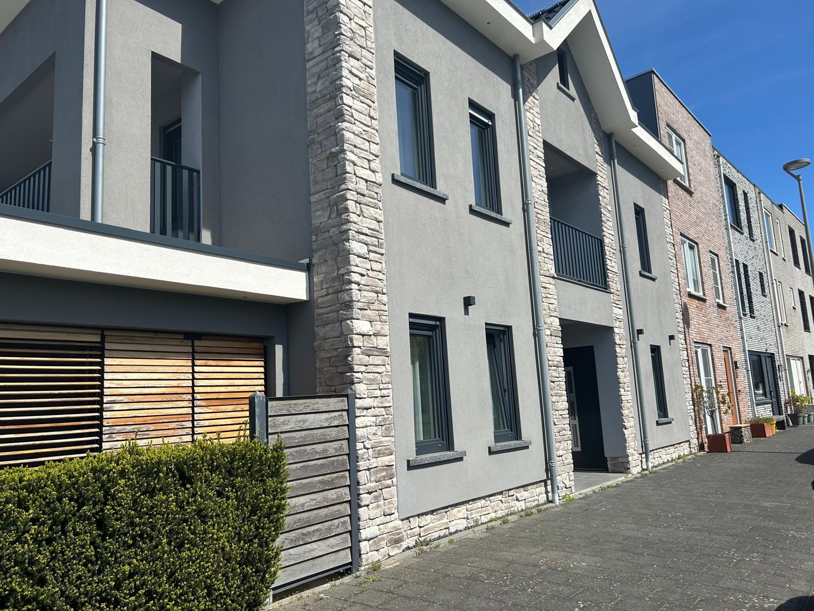 Woning aan de Saturnussingel te Almere | 1900.00 EUR
