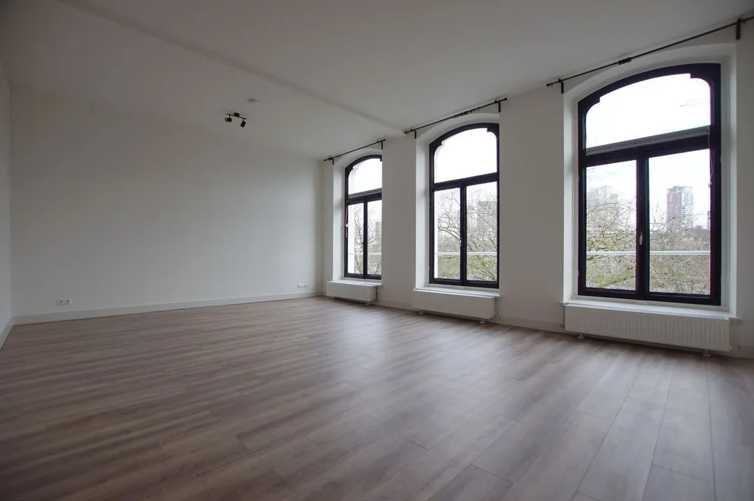 Woning aan de Schiedamsesingel te Rotterdam | 2350.00 EUR